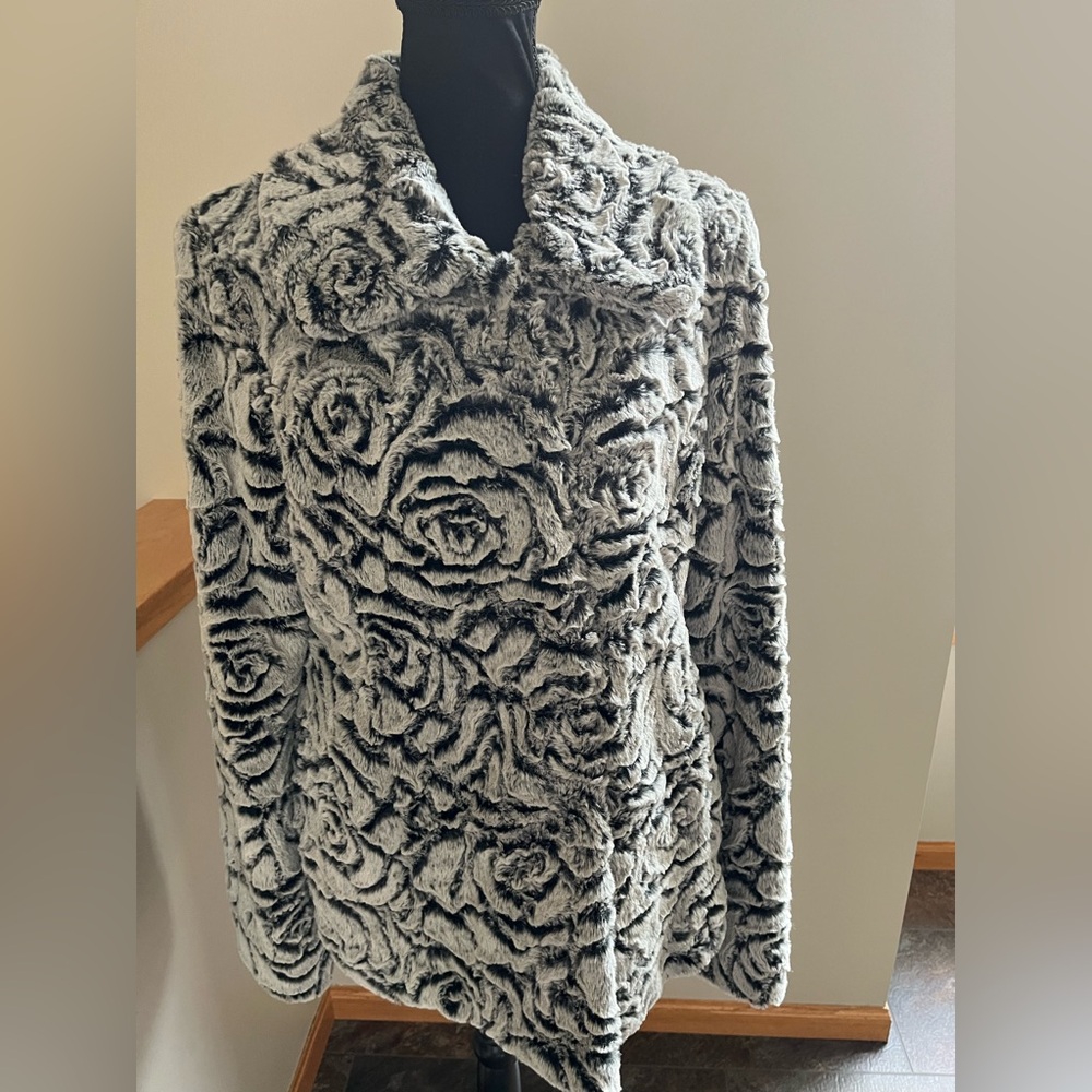 Gray black raised rose pattern faux fur jacket coat by Dennis Basso. Size XS